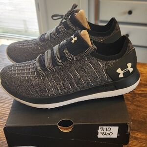 Womens Under Armour Shoes size 7.5